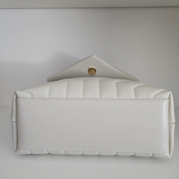 Authentic Saint Laurent Small LouLou - Picture 5 of 11